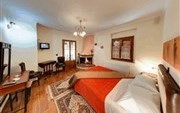 Charoula Rooms