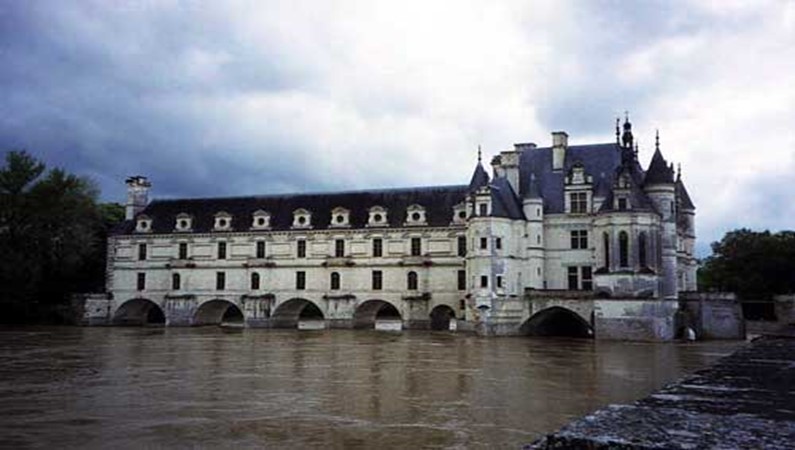 Шенонсо во время наводнения