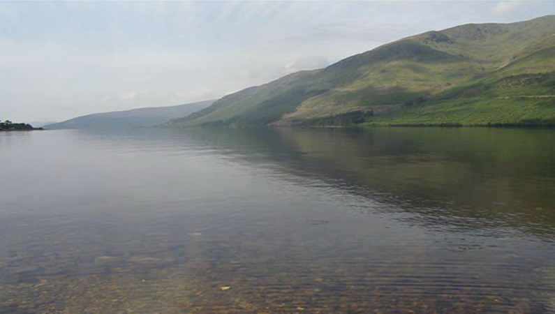 в шотландских озерах вода чистейшая