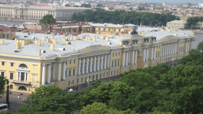 Здание Сената и Синода. К.Росси. 1834.