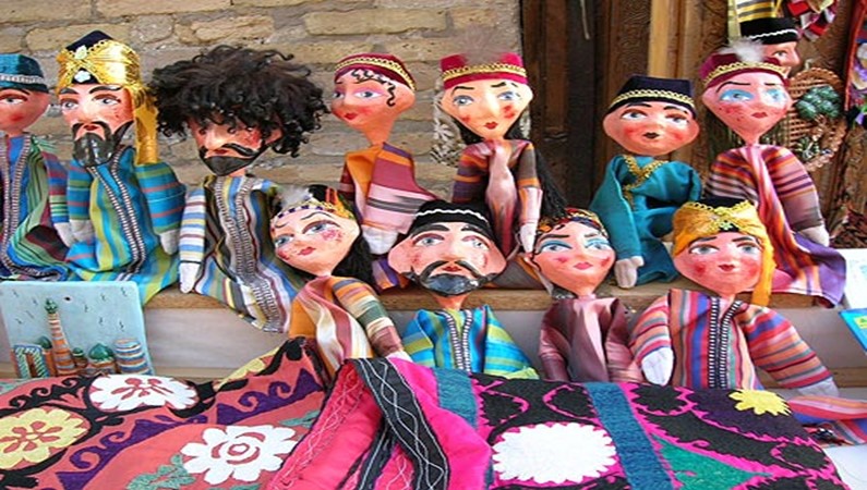 Эти игрушки можно приобрести в сувенирной лавке у
«Кальта-минора». Они как никак лучше всех демонстрируют культуру и
ментальность Востока.