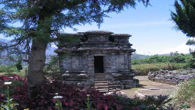 Храм на плато Диенг