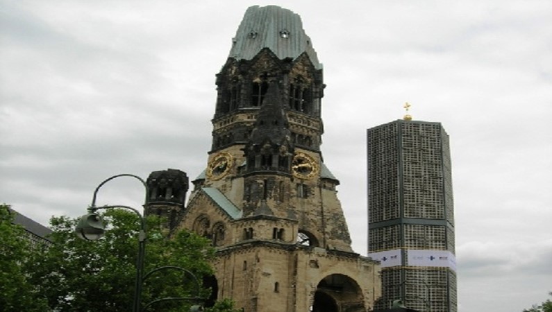 Церковь в центре Берлина, сожженная во время войны