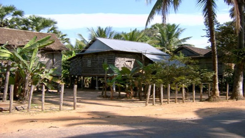 Избушки «на курьих ножках» - традиционное жильё камбоджийцев.