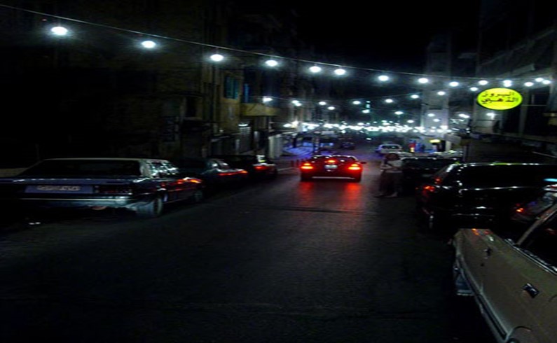 К 2 часам ночи город начинает тонуть в тишине, и только редкие машины нарушают спокойствие.