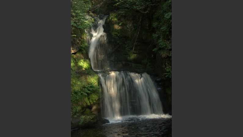 Водопад Linn Falls откуда берут воду для виски Aberlour