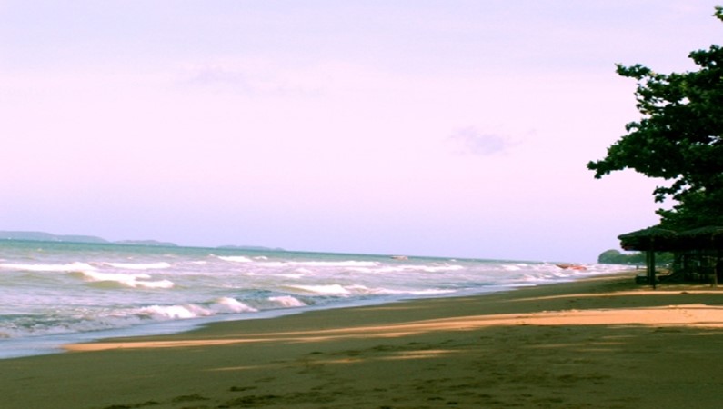 Пляж на Джомтьене
