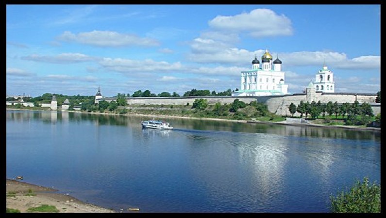Вот так выглядит Кром с Ольгинского моста