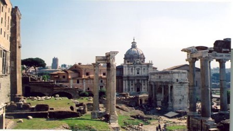 Колонны Римских Форумов