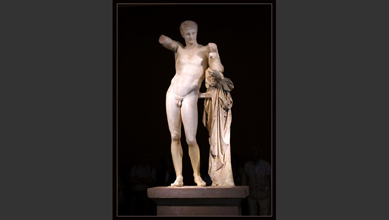 Олимпия, музей. Пракситель, Гермес с младенцем Дионисом, мрамор, ок.340г. до н.э.