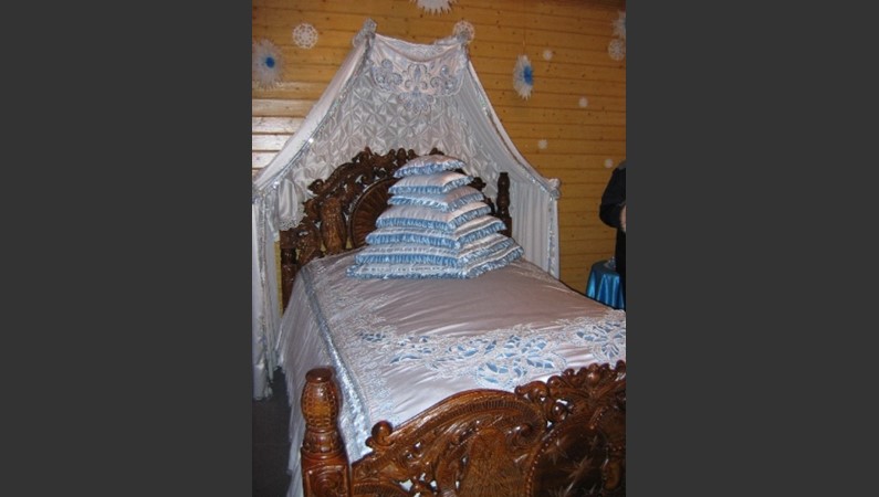 Кровать Деда Мороза