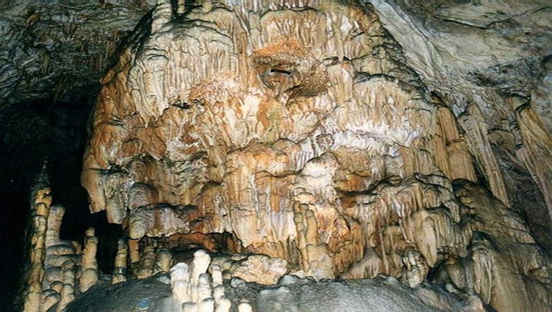 Пещеры - Постойна яма
