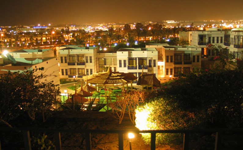 Вид на Шарм-Эль-Шейх ночью