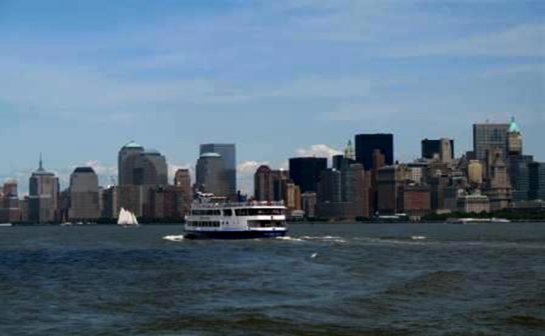 Манхеттен с корабля. Почти таким Нью Йорк видели иммигранты