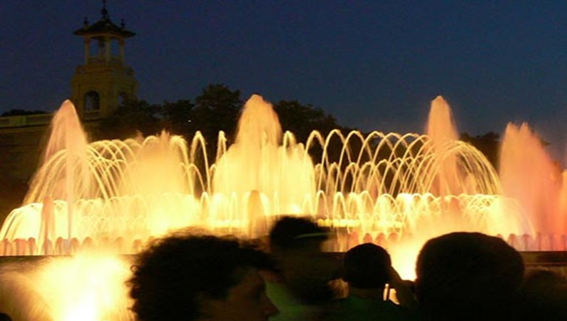 Поющие фонтаны Барселоны