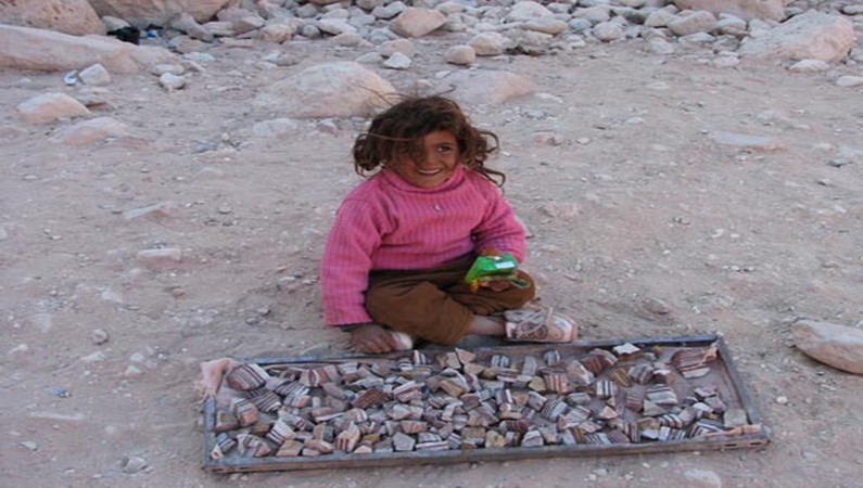 Маленькая бедуинка в Петре.
