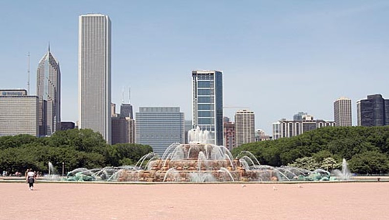 Букингемский фонтан в центре Чикаго.