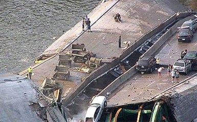 Обрушение авто моста в Миннеаполисе. Фото