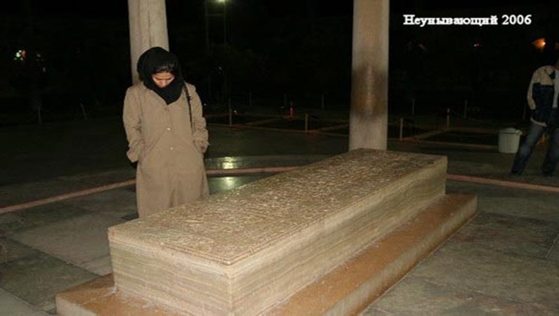 Шираз. На могиле Хафиза
