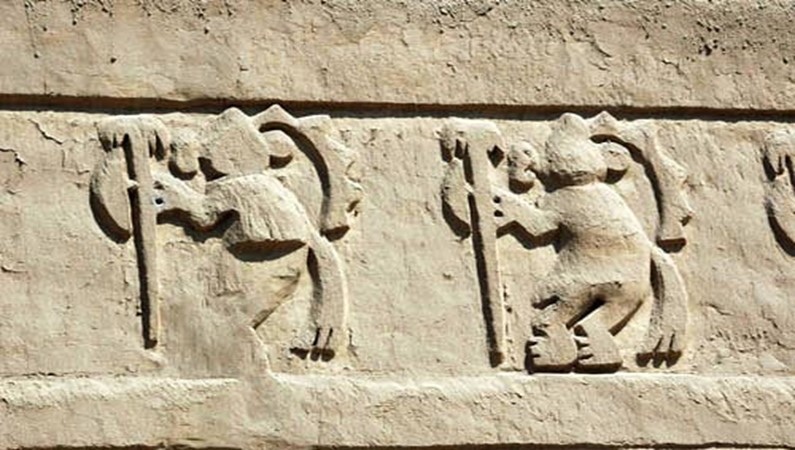 Танцующие войны на стенах Храма Ла Хуака Драгон 