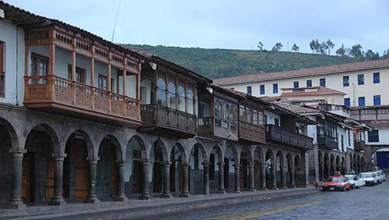Деревянные балконы Куско