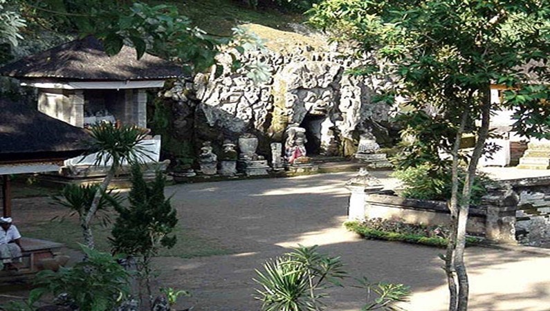 Буддийский храм Гоа Гаджа - Слоновья пещера, датируемый 11 веком