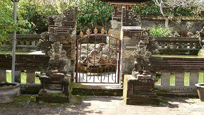Деревенский храм Пура Пусе в Батуане