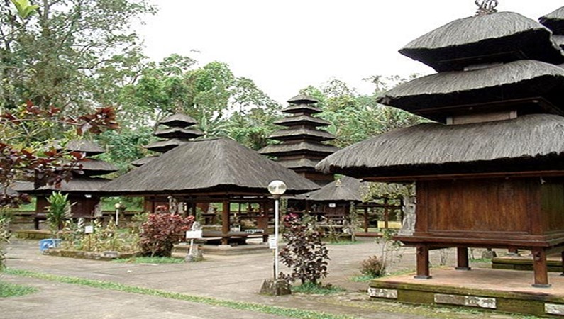 Храм Пура Лухур Батукару