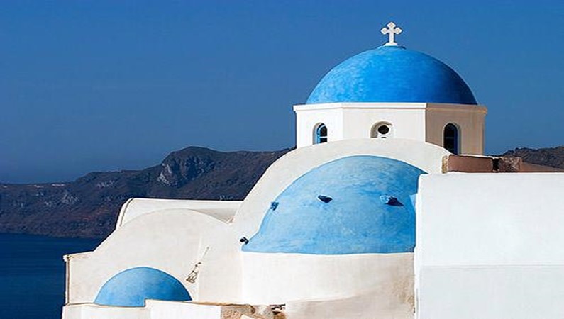 Бело-синяя церковь Ии.Санторини, Греция.