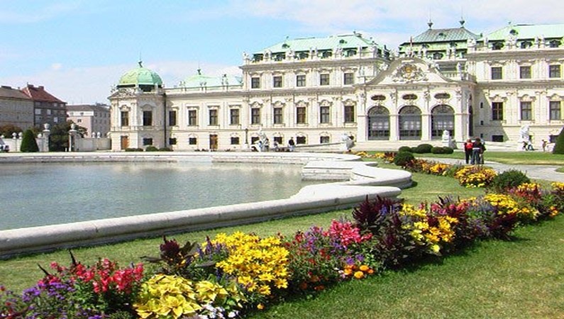 Бельведер: дворец, в котором расположена картинная галерея.