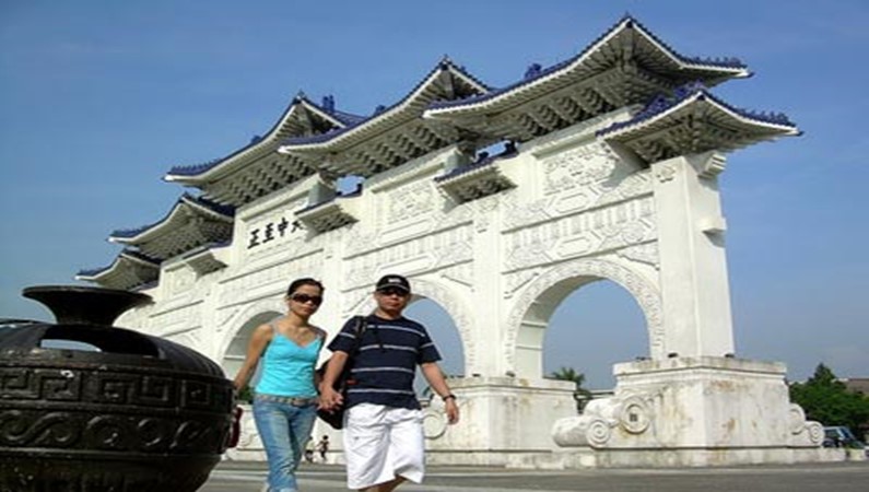 Ворота бывшего комплекса Чен Кайши