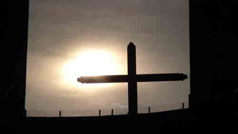 Этот крест вы видите в конце подъема к Сан Луке