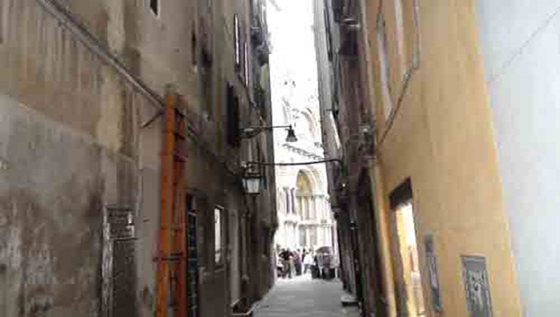 Узкие улицы Венециии