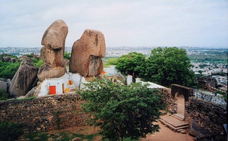 Хайдерабад, крепость Голконда, лингам