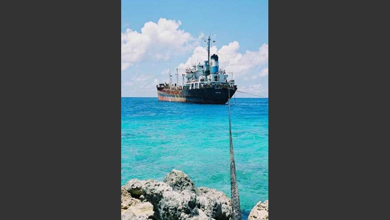 Остров Налагурайду. Карибский танкер привез топливо