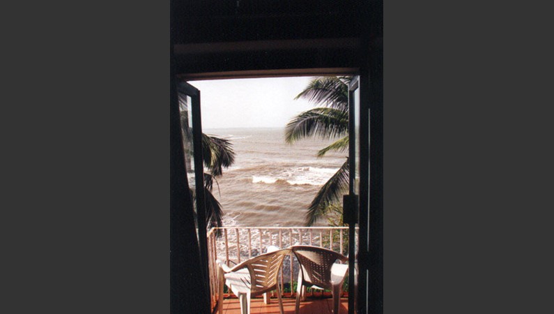 Вид на океан из окна отеля