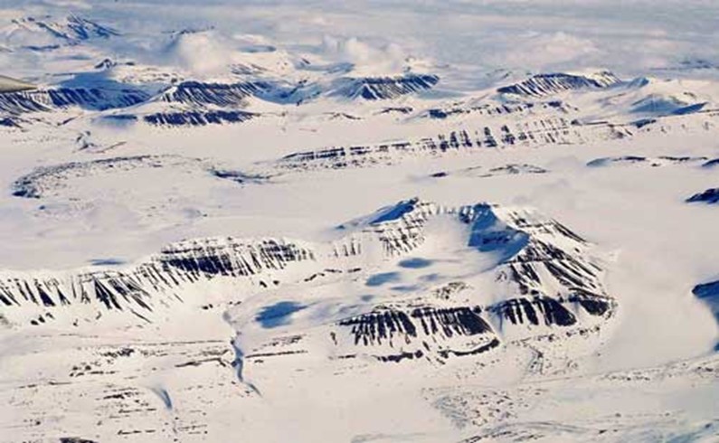 Норвегия. Архипелаг Свальбард (Шпицберген)
Вид с самолёта.