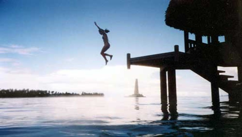 Рано утром, выйдя на веранду, хорошо с разбегу прыгнуть в воду...