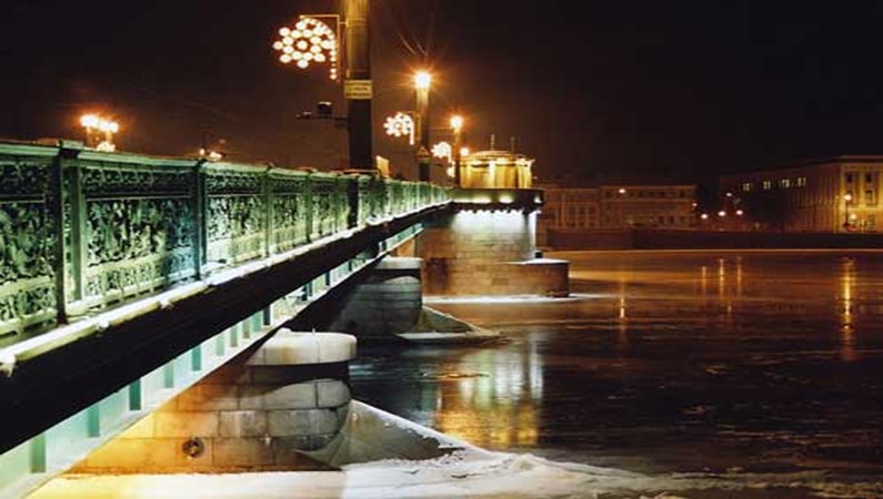 Мост лейтенанта Шмидта, ночь, январь