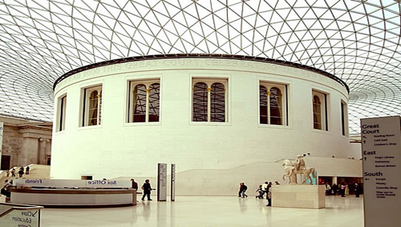 Фото 1 к рассказу «Лондон и Южная Англия»
Британский музей.Центральный зал с библиотекой