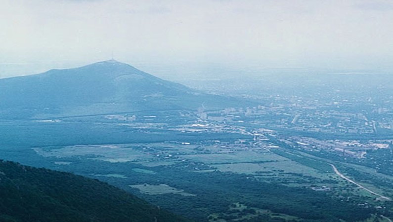 Вид на г. Пятигорск с горы Бештау