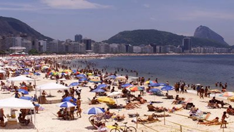 Copacabana Beach 
Рио де Жанейро, Бразилия
фото: Forbes