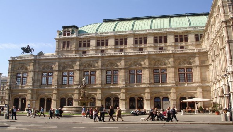 Здание оперного театра