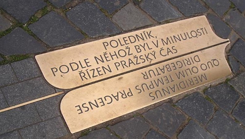 Пражский меридиан на Староместской площади