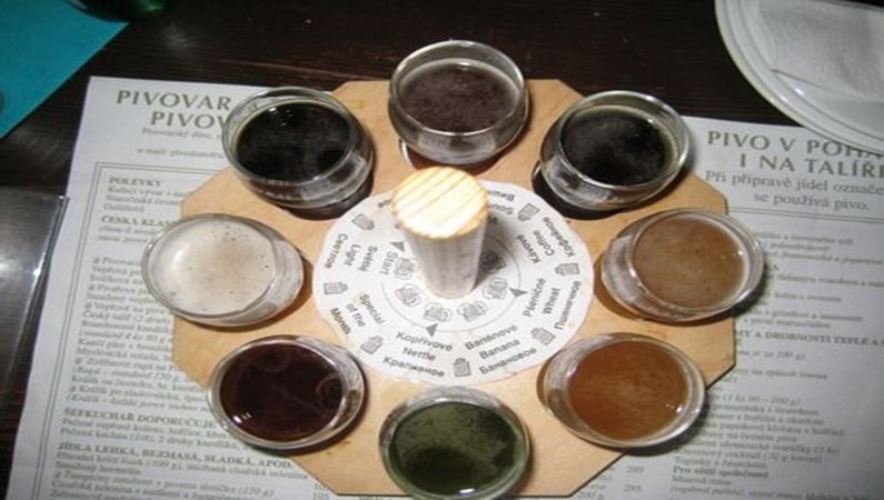 8 видов пива, фото сделано в Пивном доме