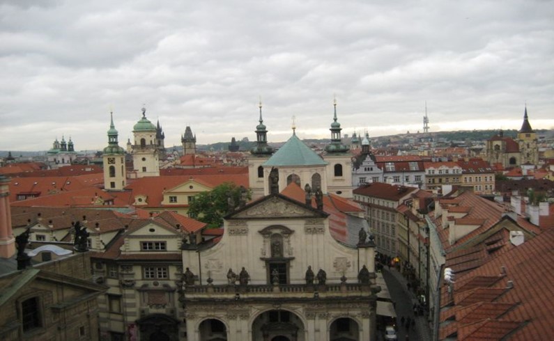 Стобашенная Прага