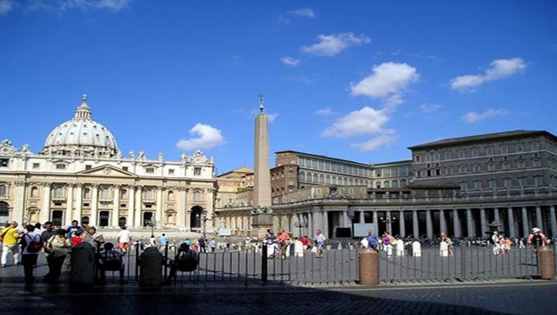 Площадь Святого Петра и колоннада Бернини
