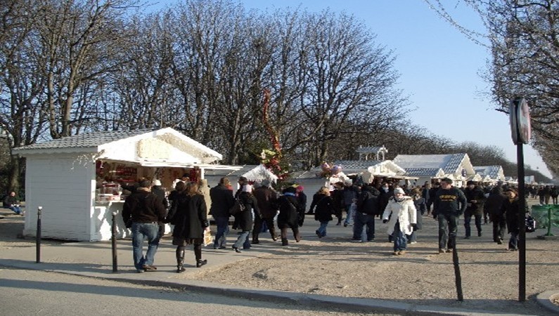 Новогодний базар на Елисейских полях