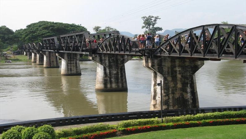 Канчанабури. Мост через реку Квай