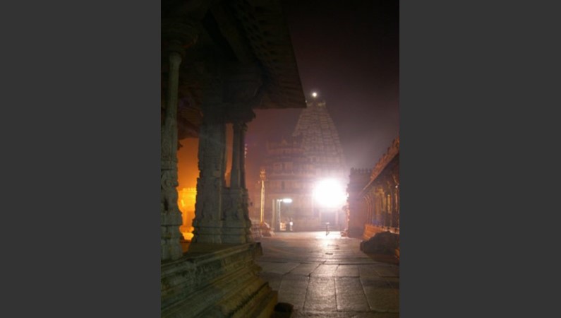 Храм Вирупакши ночью